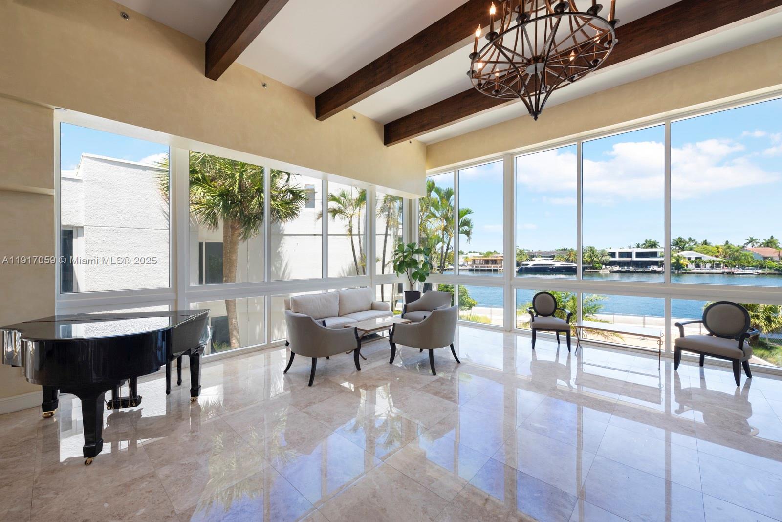 HAMPTONS WEST - Residential