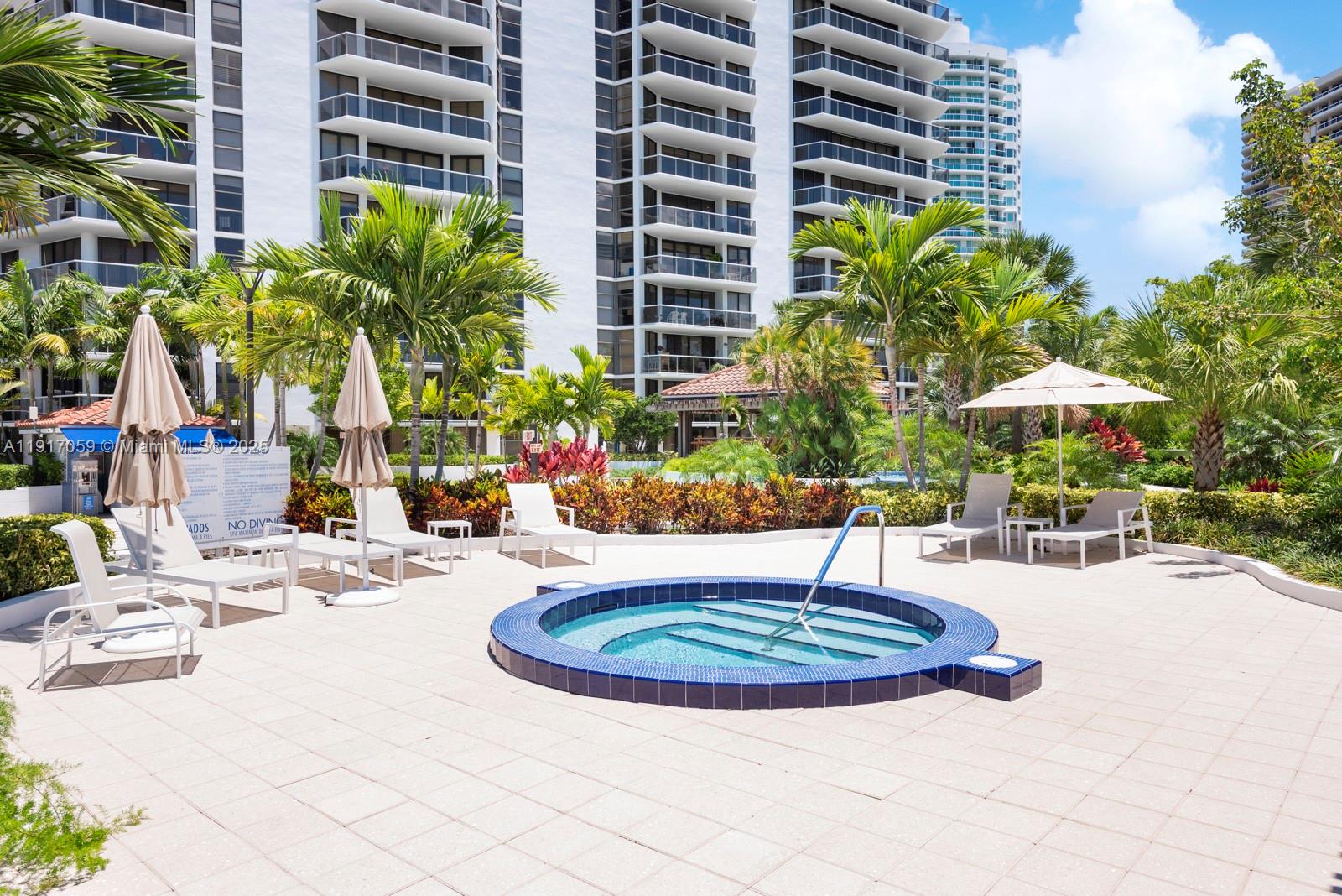 HAMPTONS WEST - Residential