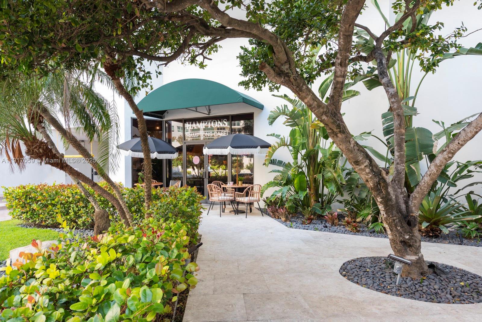 HAMPTONS WEST - Residential