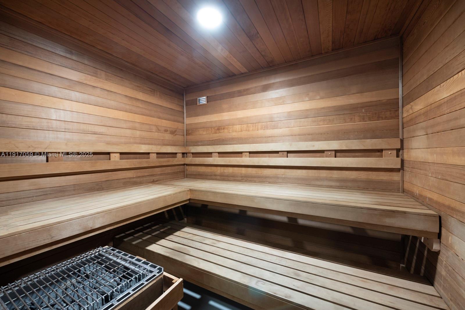 HAMPTONS WEST - Residential