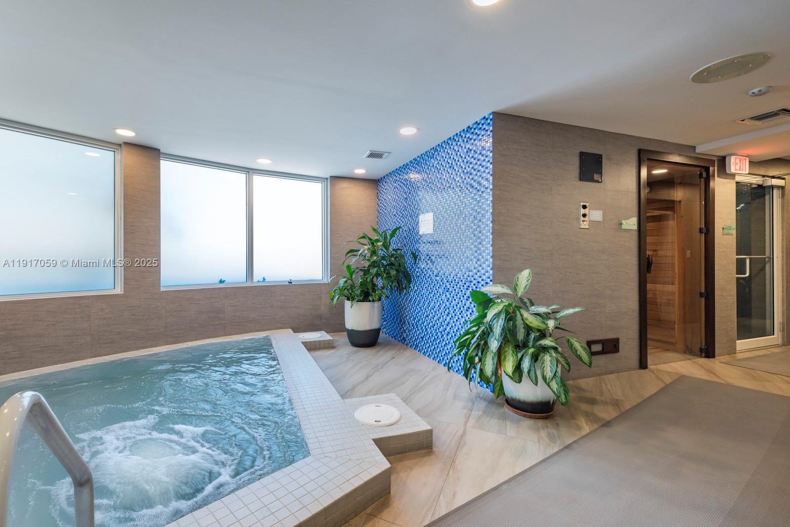 HAMPTONS WEST - Residential