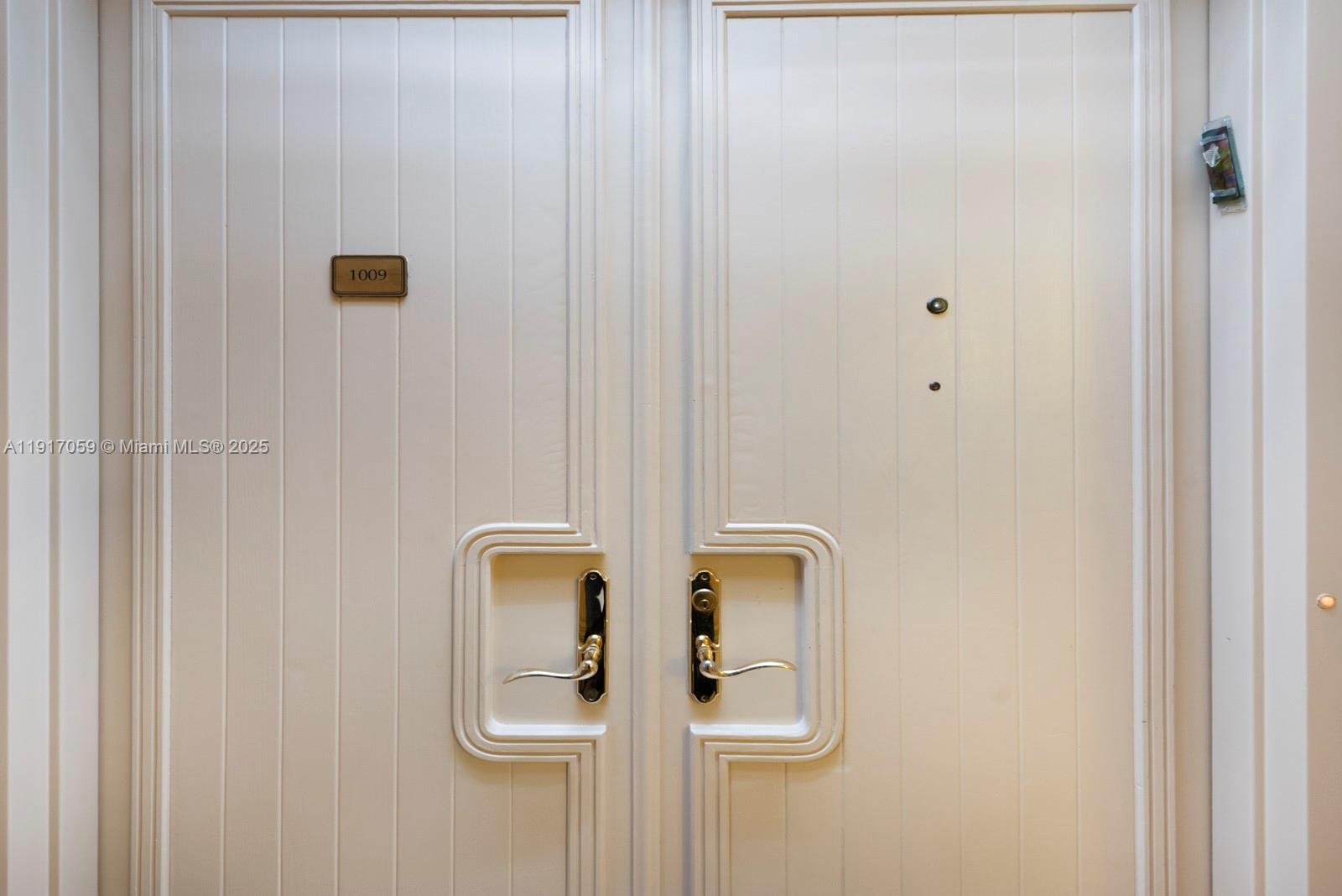 20281 E Country Club Dr 1009