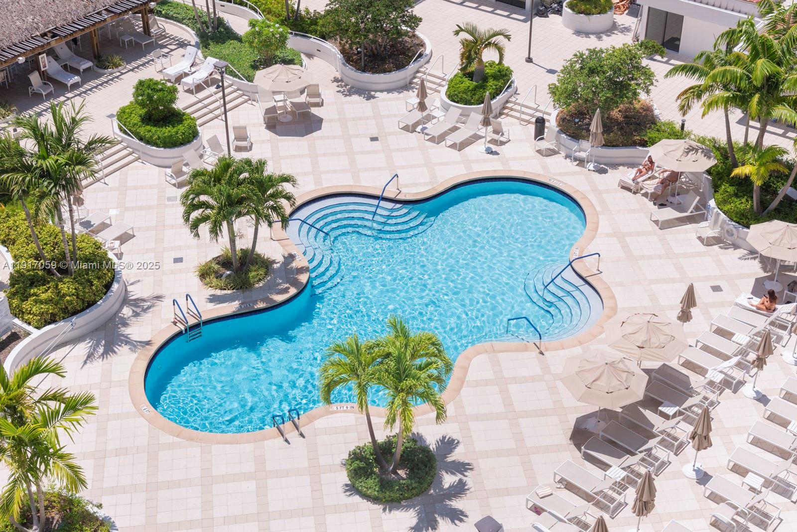 HAMPTONS WEST - Residential