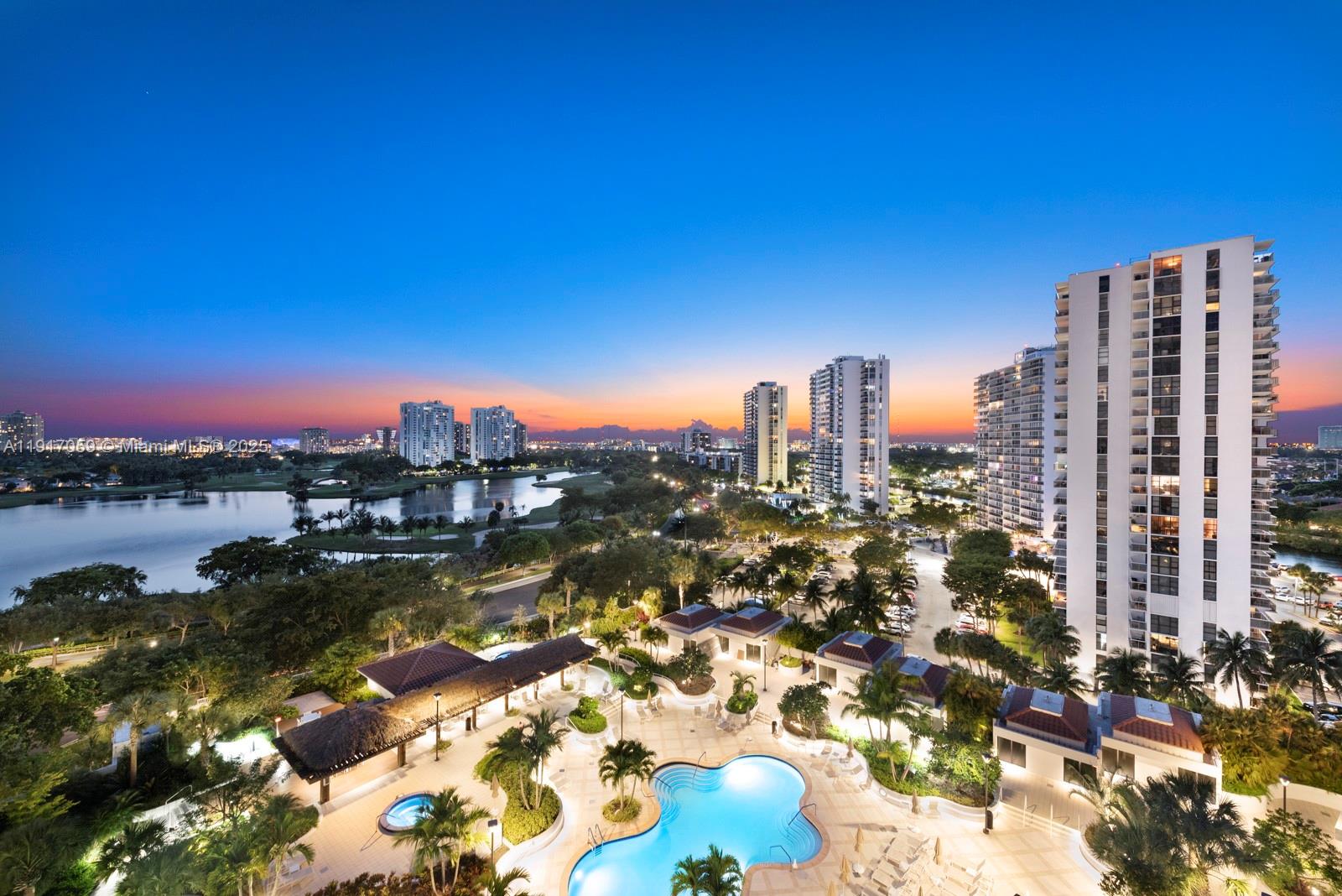 HAMPTONS WEST - Residential