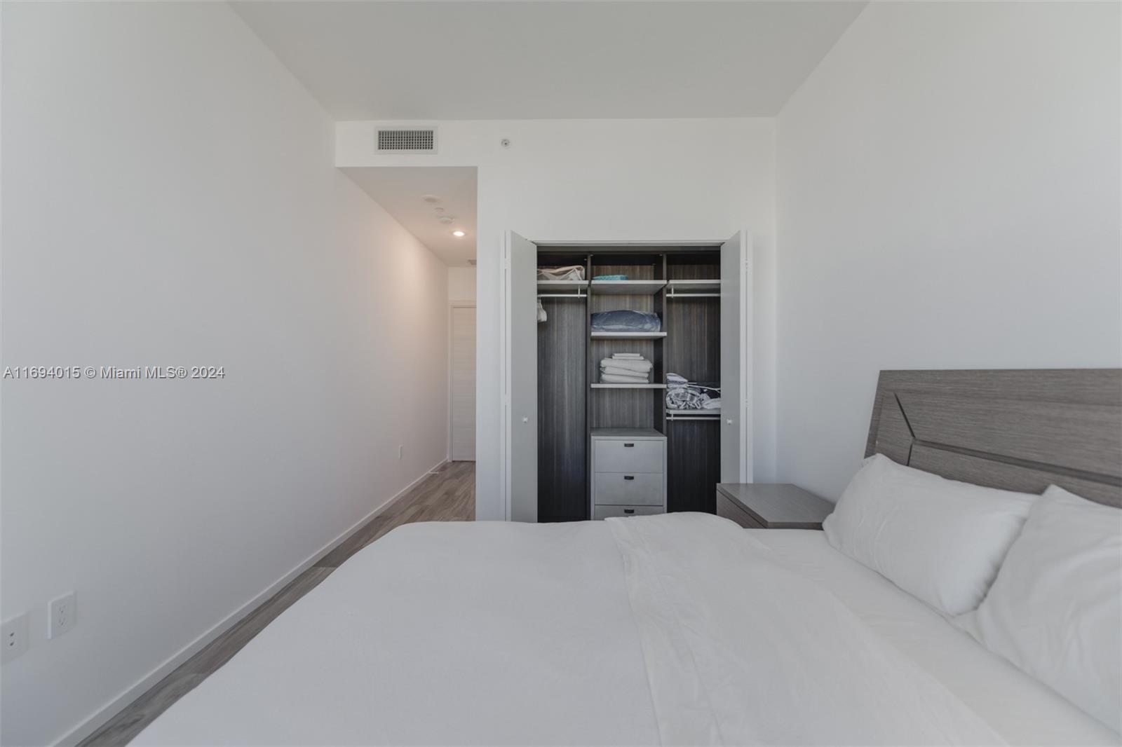 801 SMA RESIDENCES CONDO - Residential