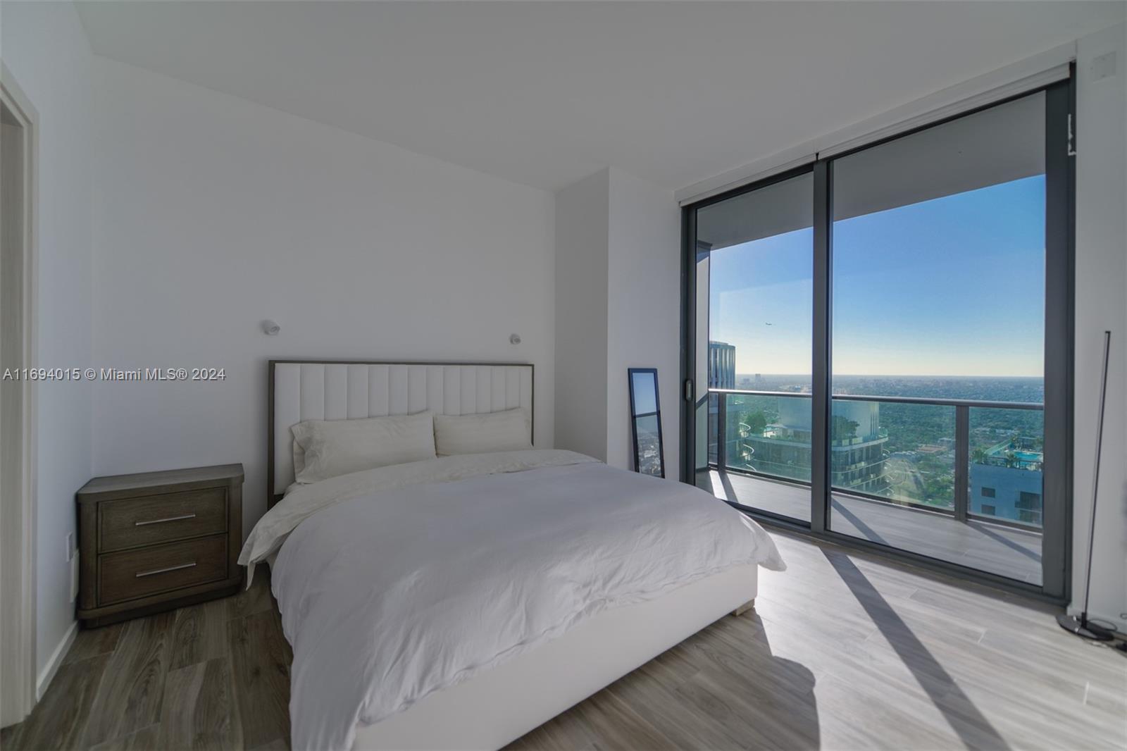 801 SMA RESIDENCES CONDO - Residential