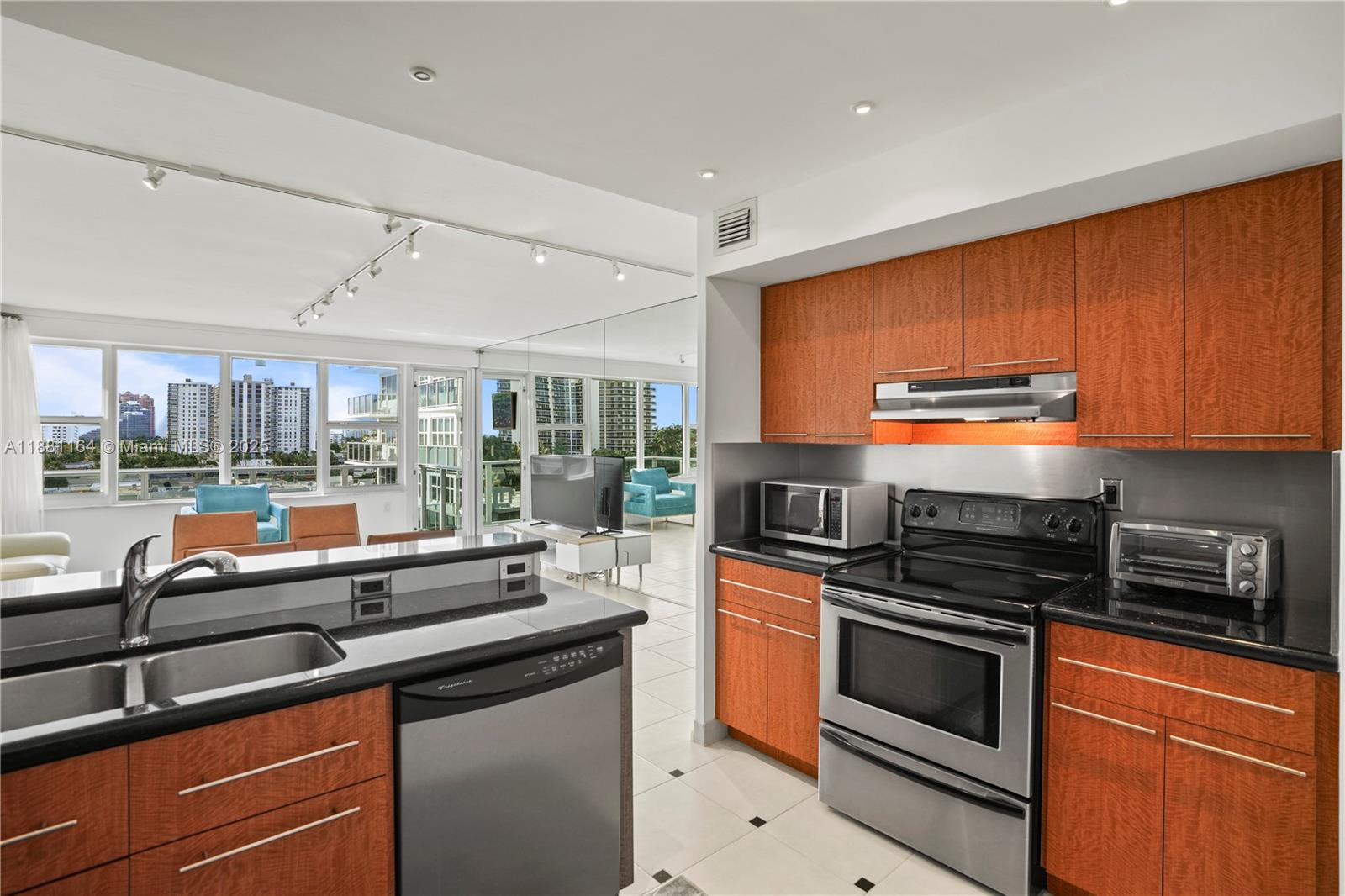 CORAL RIDGE TOWERS SOUTH - Residential