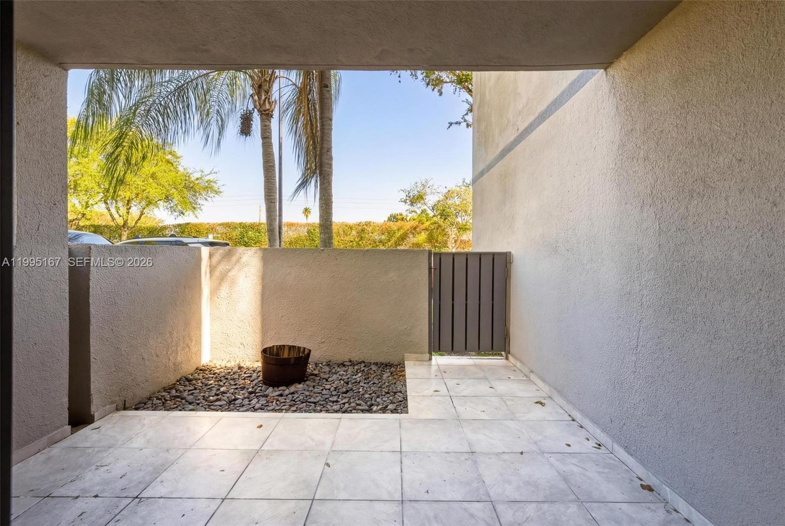 CALUSA CLUB VILG BLDG C N - Residential