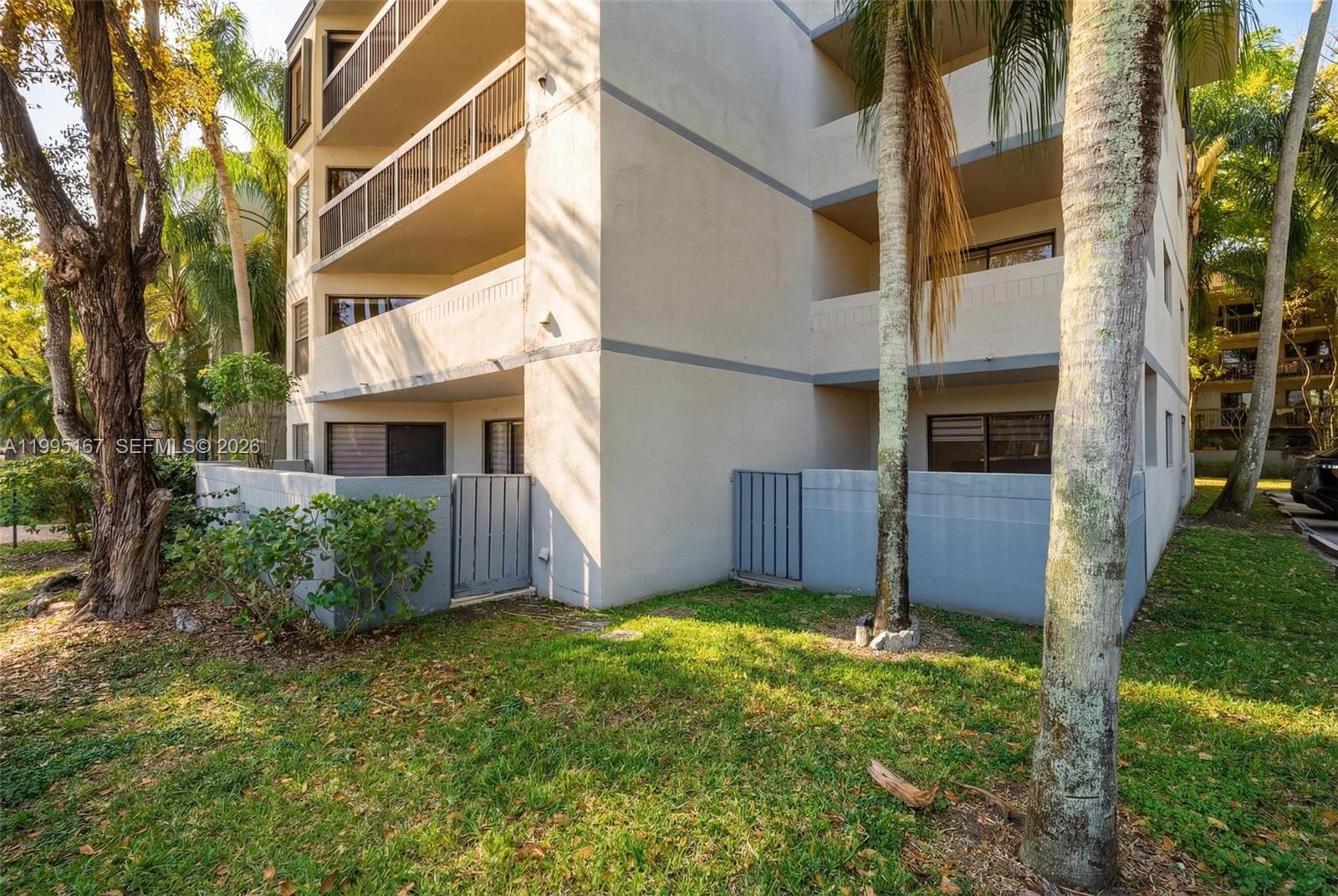 CALUSA CLUB VILG BLDG C N - Residential