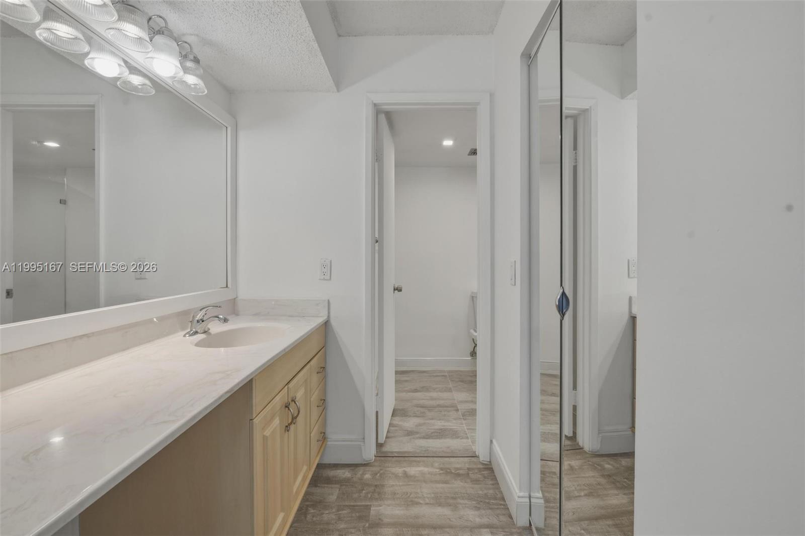 CALUSA CLUB VILG BLDG C N - Residential