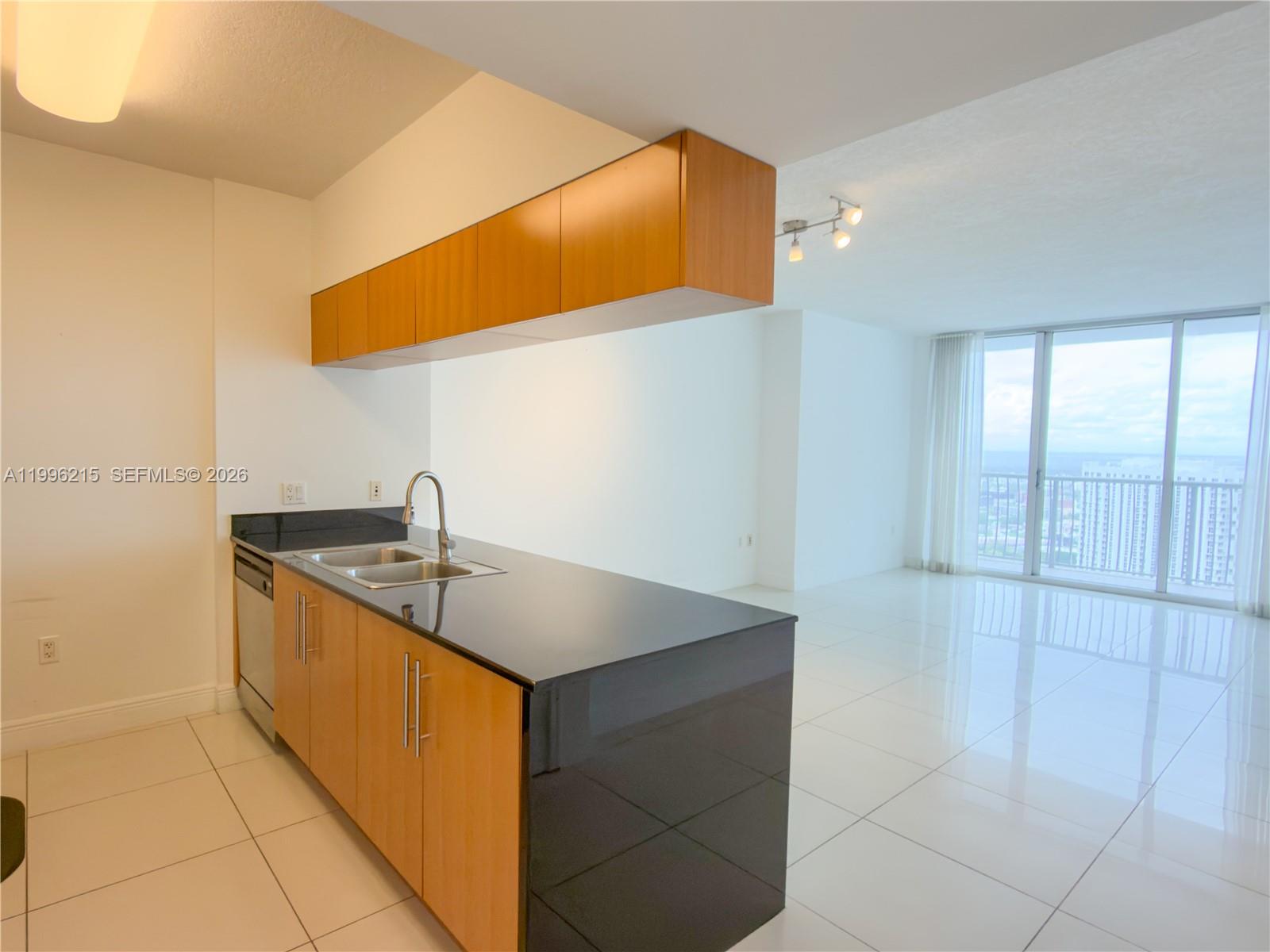 1750 N Bayshore Dr 4611