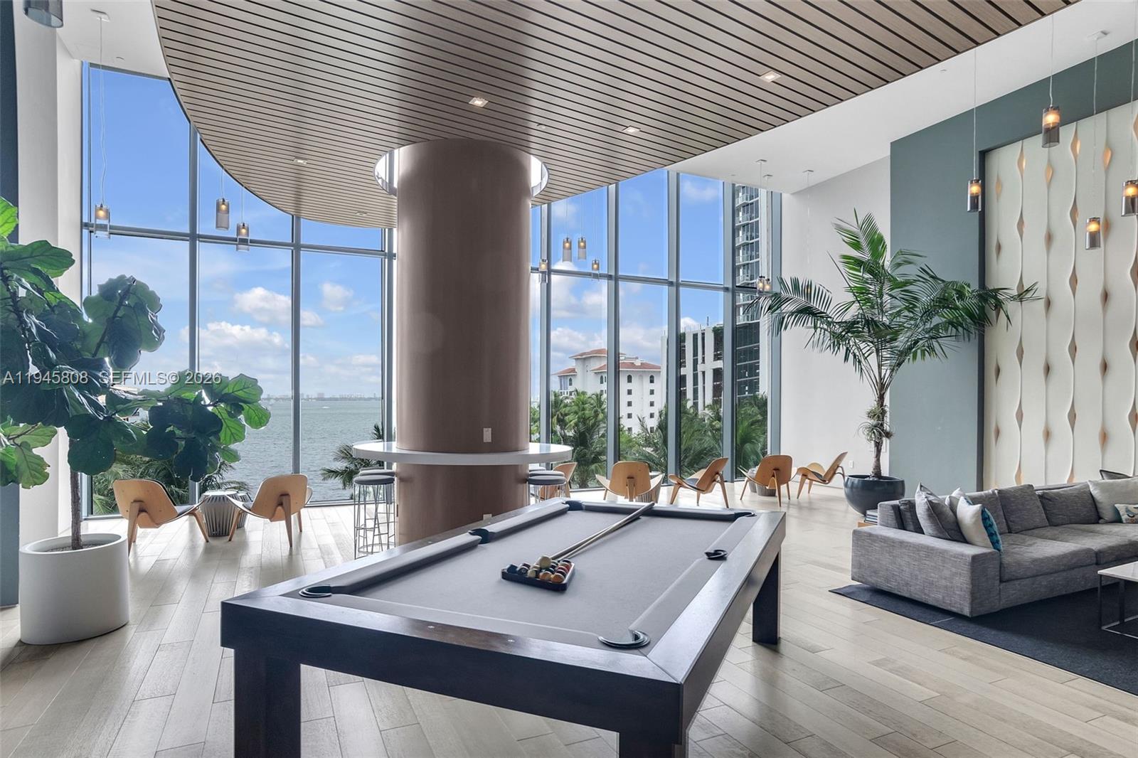 ICON BAY CONDO - Residential