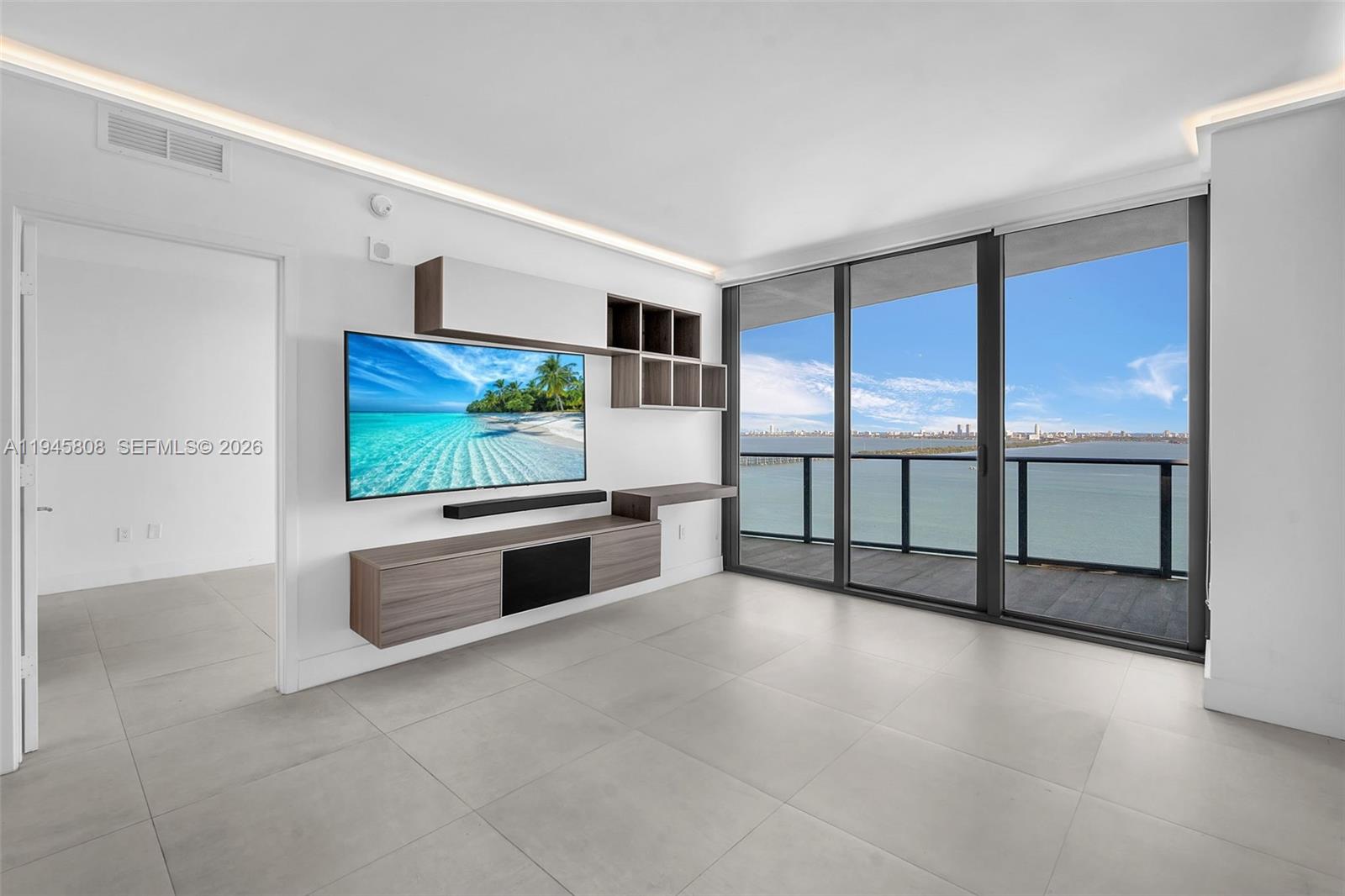 ICON BAY CONDO - Residential
