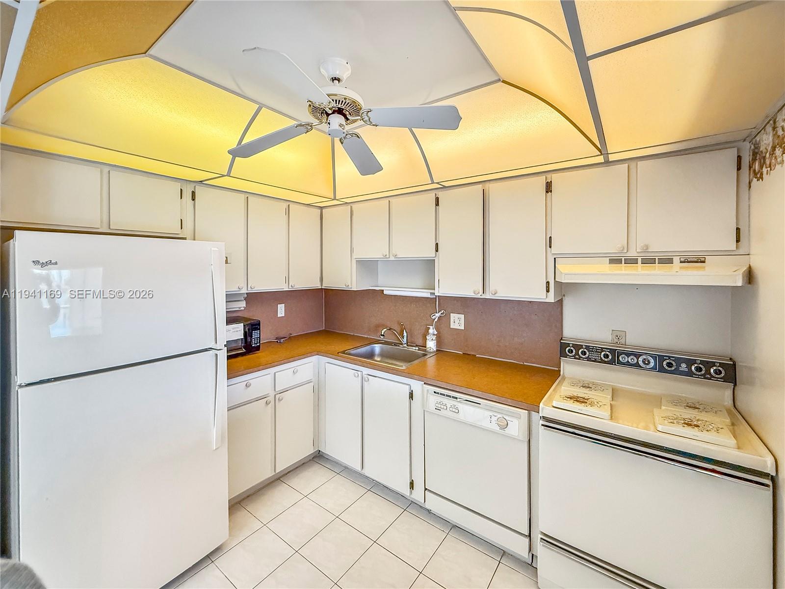 REEF SOUTH CONDO - Residential