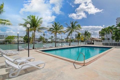 7207 Bay Dr 19 Miami Beach FL 33141