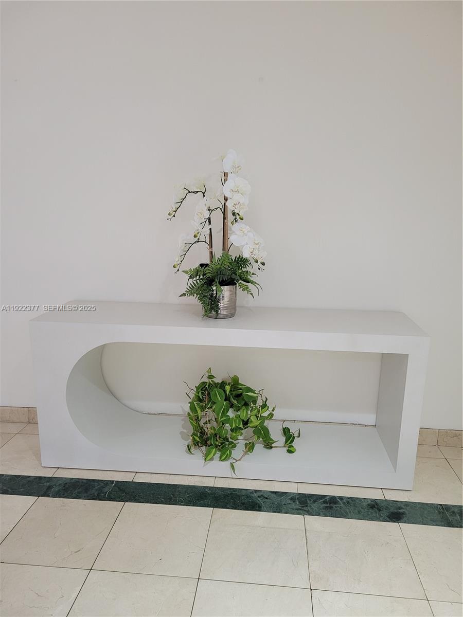 MIRASOL OCEAN TOWERS COND - Residential