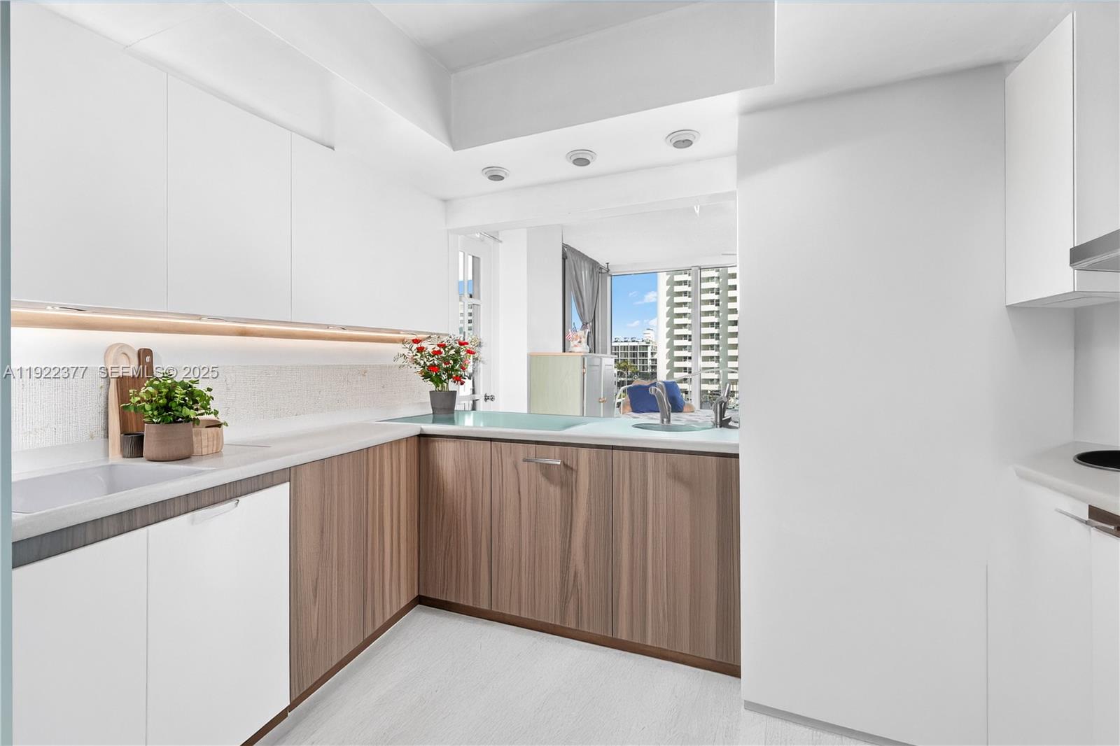 MIRASOL OCEAN TOWERS COND - Residential