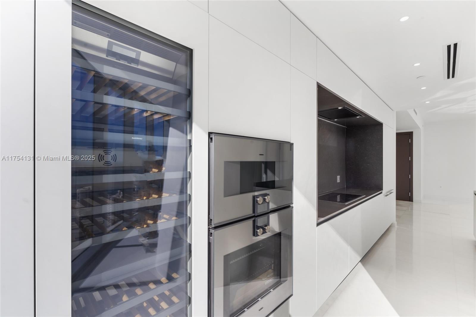 ASTON MARTIN RESIDENCES - Residential