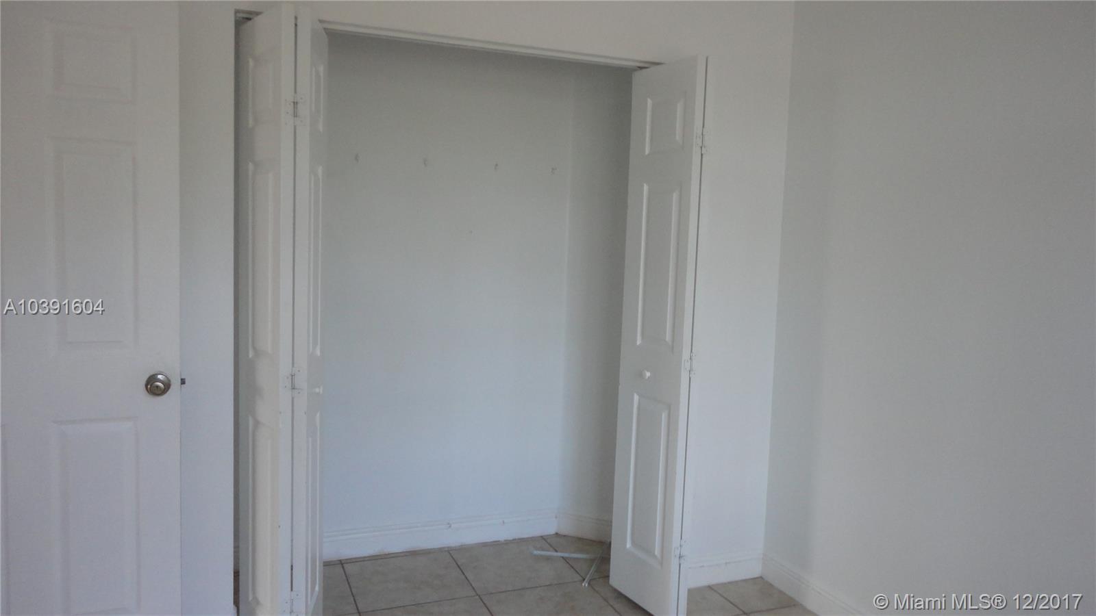 VALENCIA GROVES ESTATES - Residential Lease