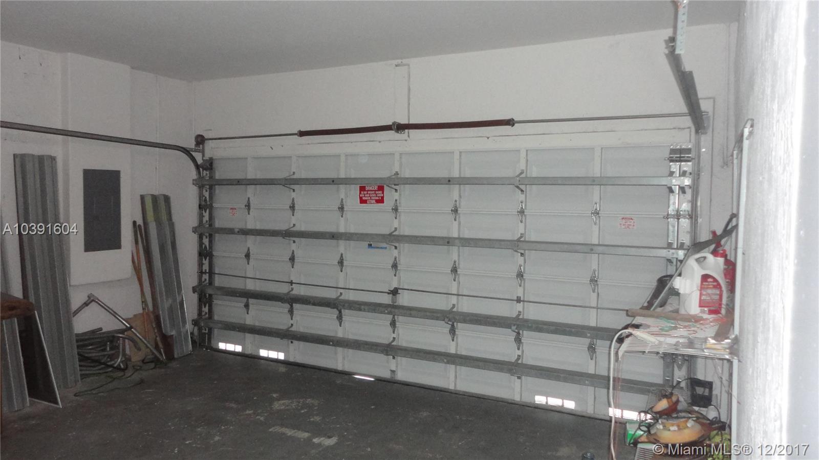 VALENCIA GROVES ESTATES - Residential Lease