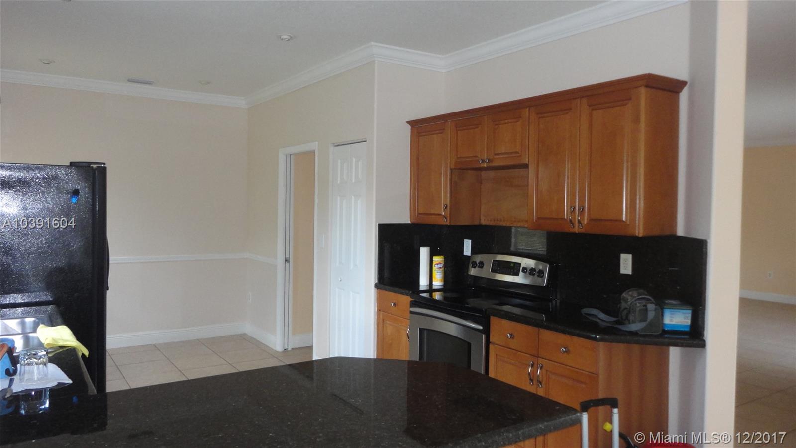 VALENCIA GROVES ESTATES - Residential Lease