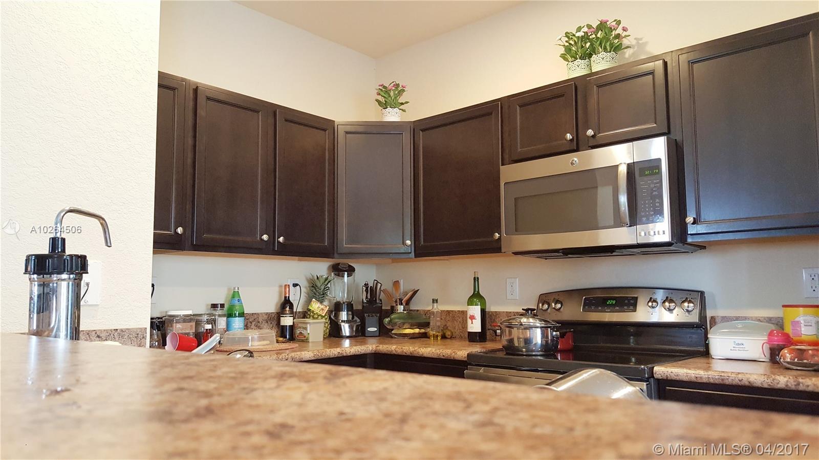 KENDALL COMMONS RESIDENTI - Residential Lease
