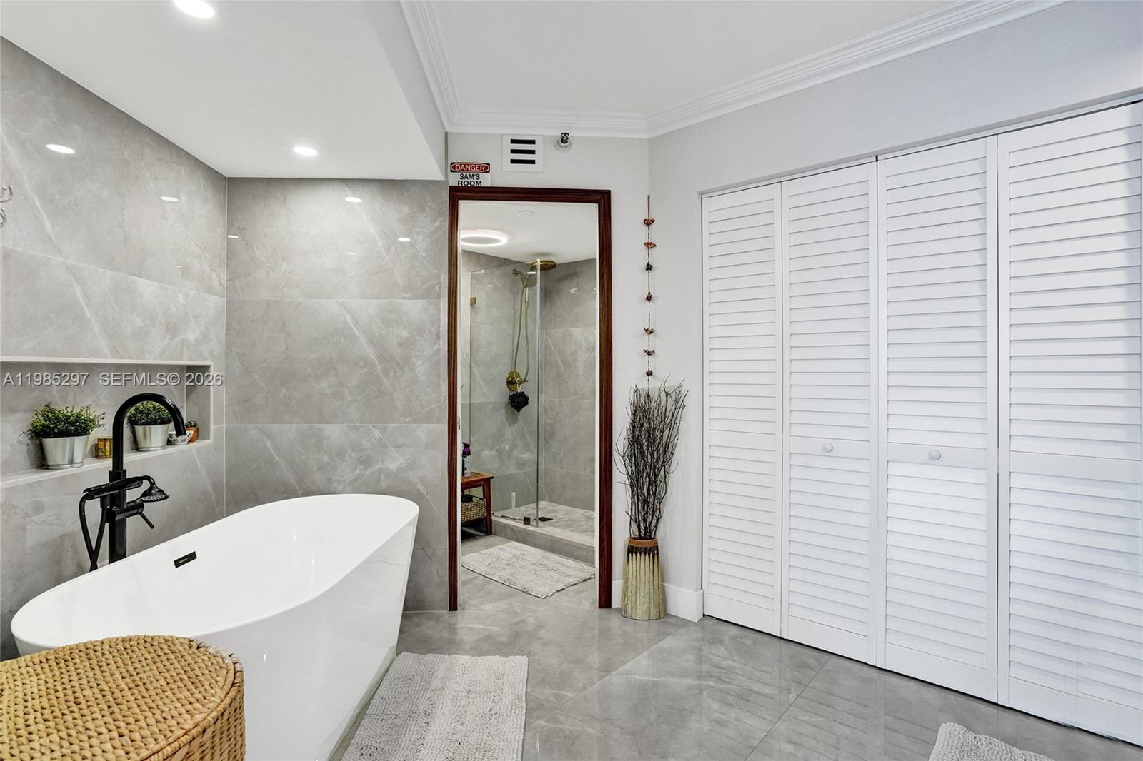 MYSTIC POINTE CONDO NO TH - Residential