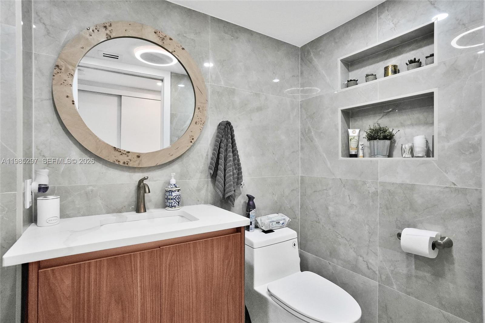 MYSTIC POINTE CONDO NO TH - Residential