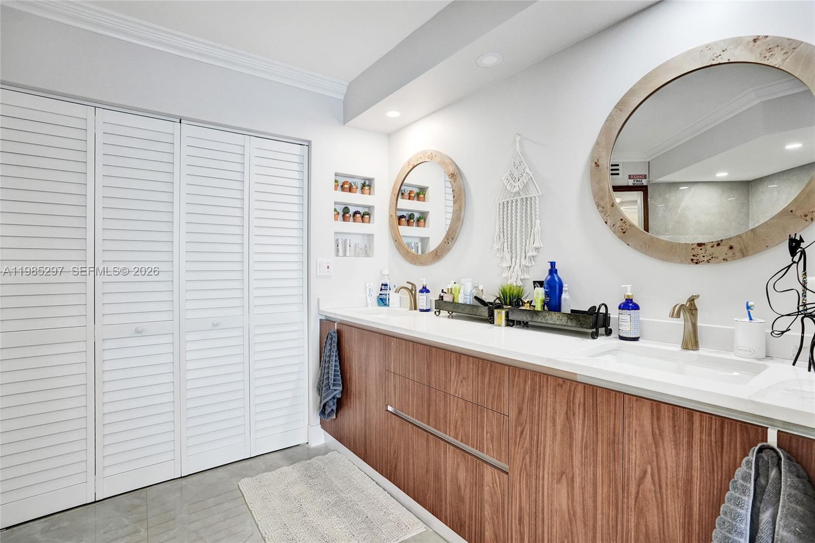 MYSTIC POINTE CONDO NO TH - Residential