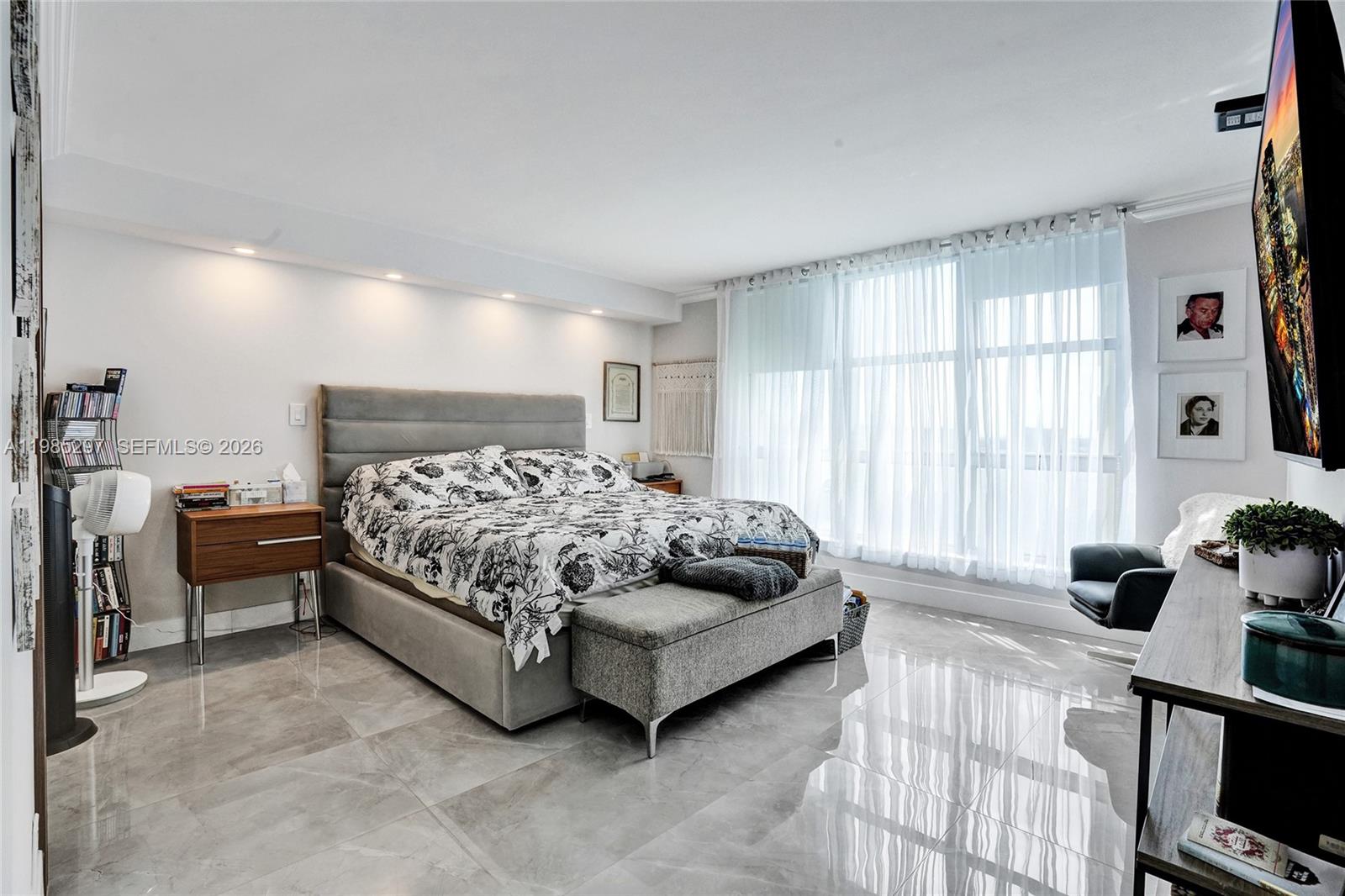 MYSTIC POINTE CONDO NO TH - Residential