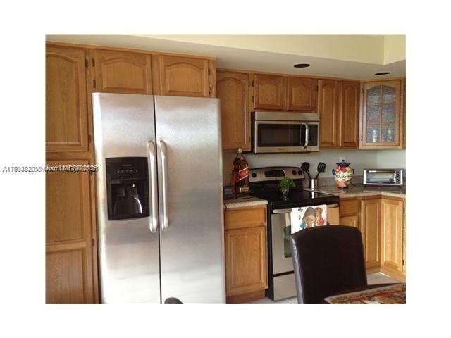 HORIZONS WEST CONDO #6 - Residential Lease