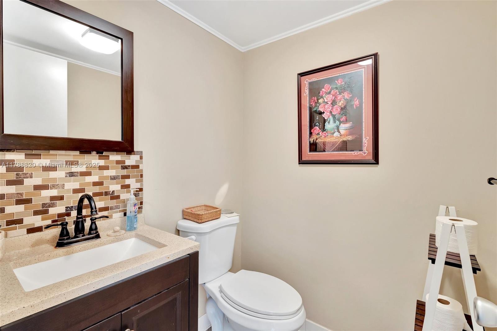 KINGS POINT BURGUNDY COND - Residential