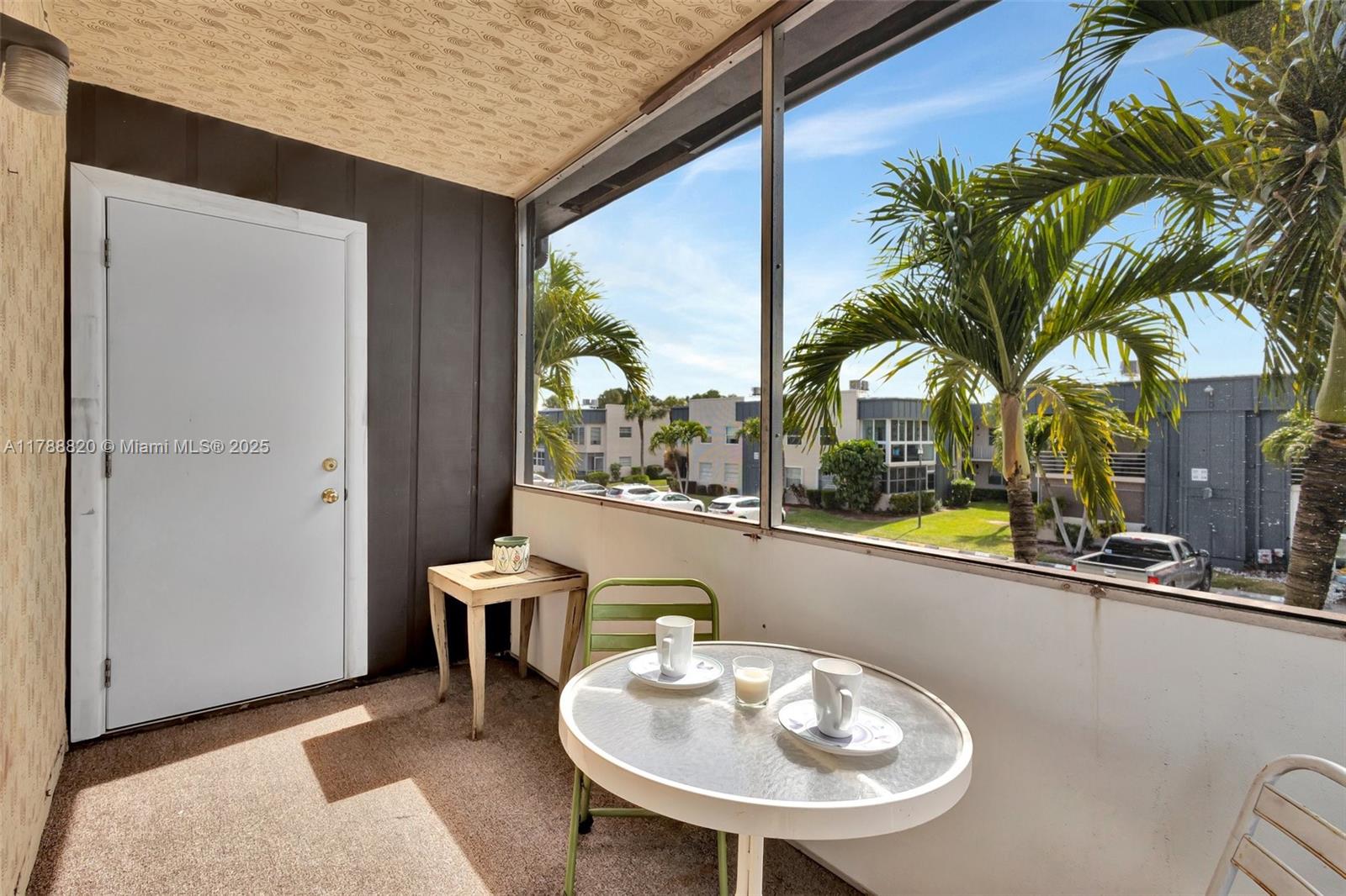 KINGS POINT BURGUNDY COND - Residential
