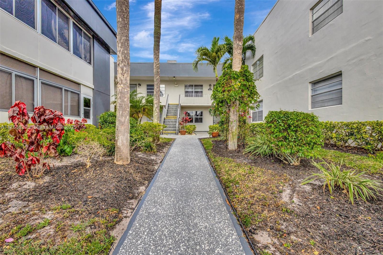 KINGS POINT BURGUNDY COND - Residential