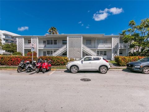 2195 Bay Dr 6 Miami Beach FL 33141