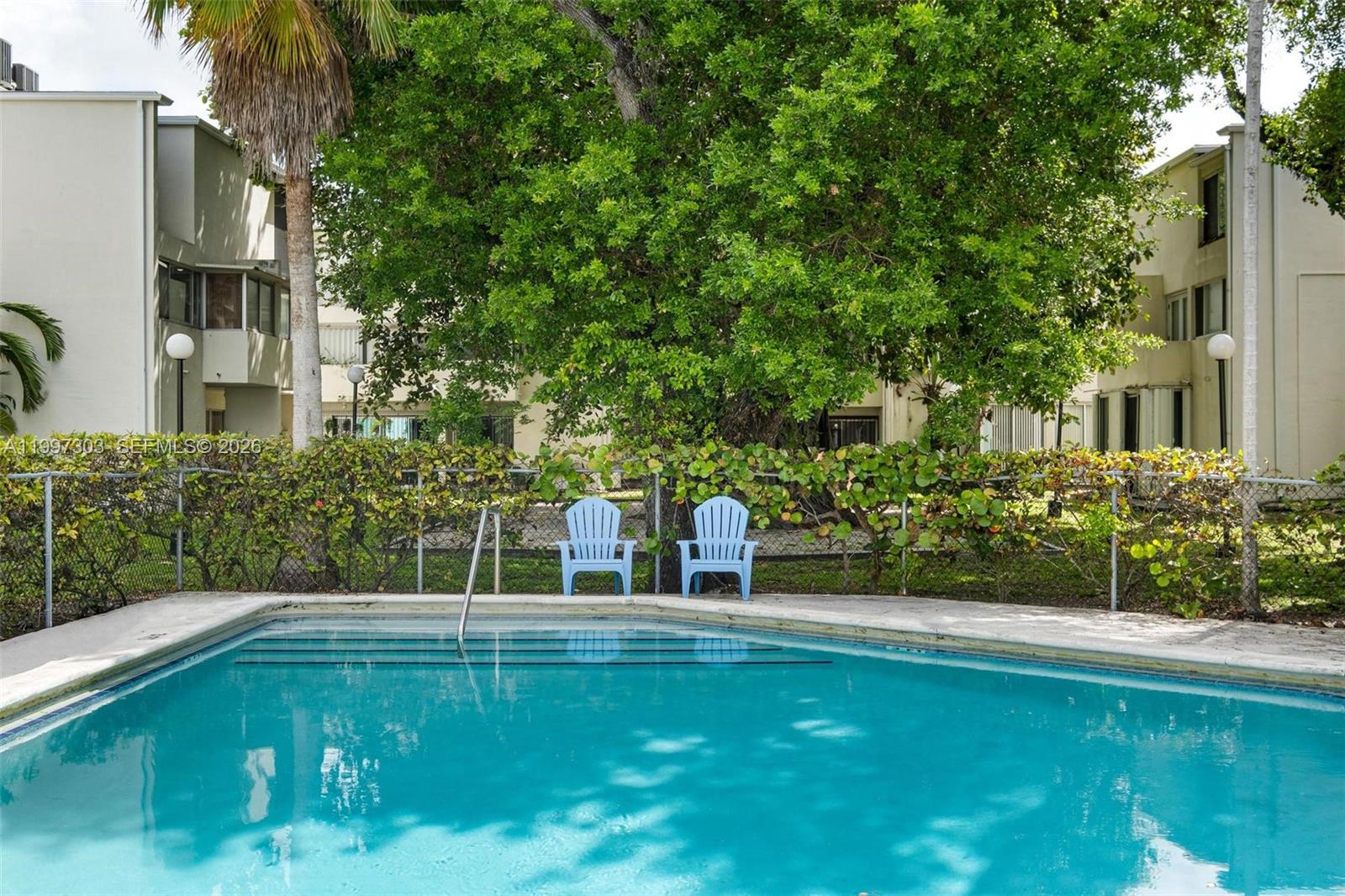 LA ARBOLEDA CONDO - Residential