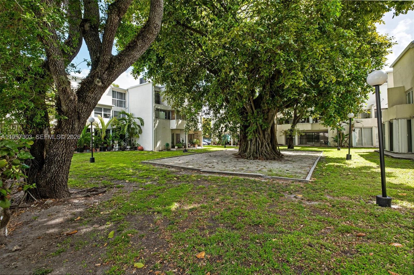 LA ARBOLEDA CONDO - Residential