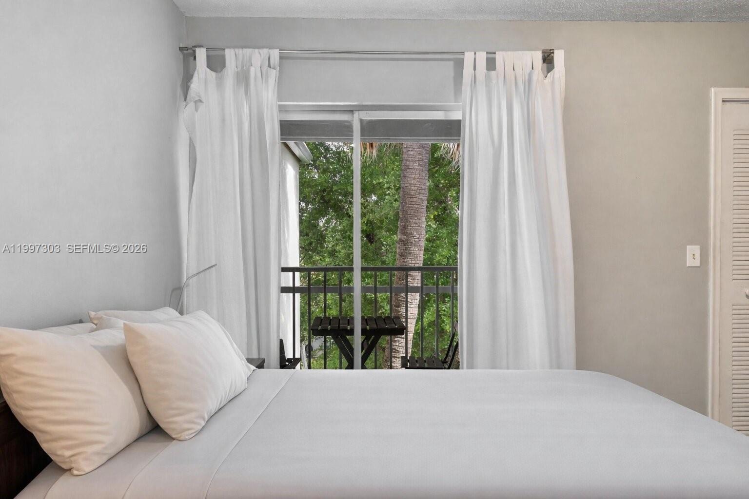 LA ARBOLEDA CONDO - Residential