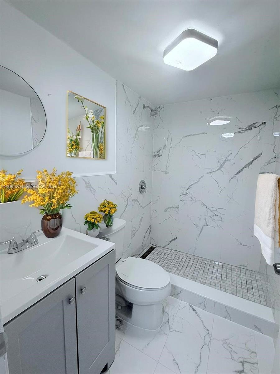 EL PRADO XVI CONDO - Residential