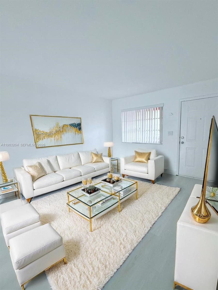 EL PRADO XVI CONDO - Residential