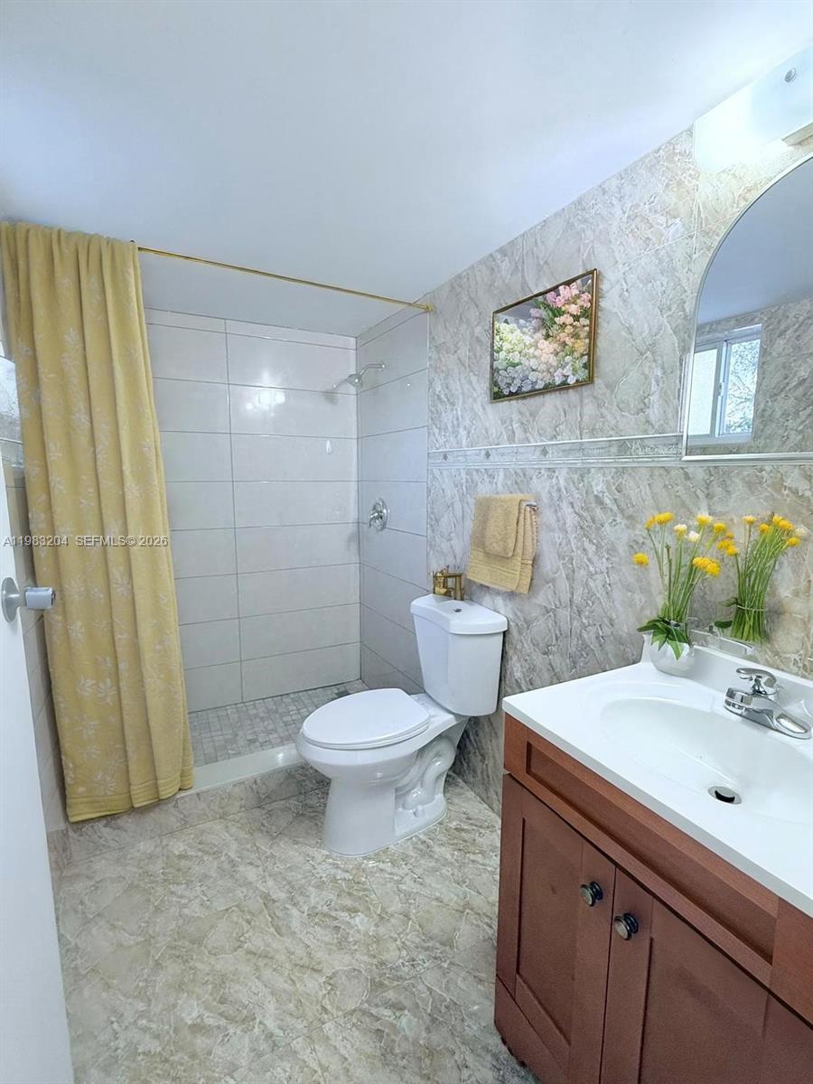 EL PRADO XVI CONDO - Residential