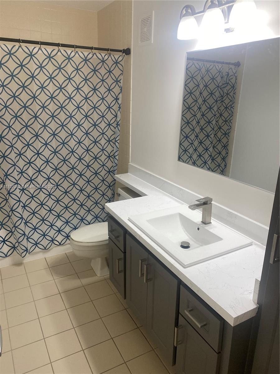 STAMFORD AT THE VILLAGES - Residential Lease