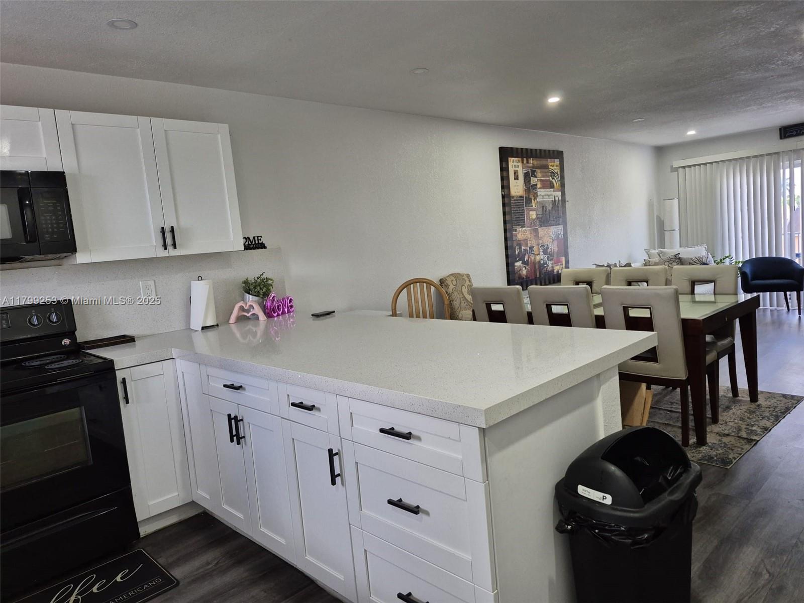 W & C CONDO - Residential