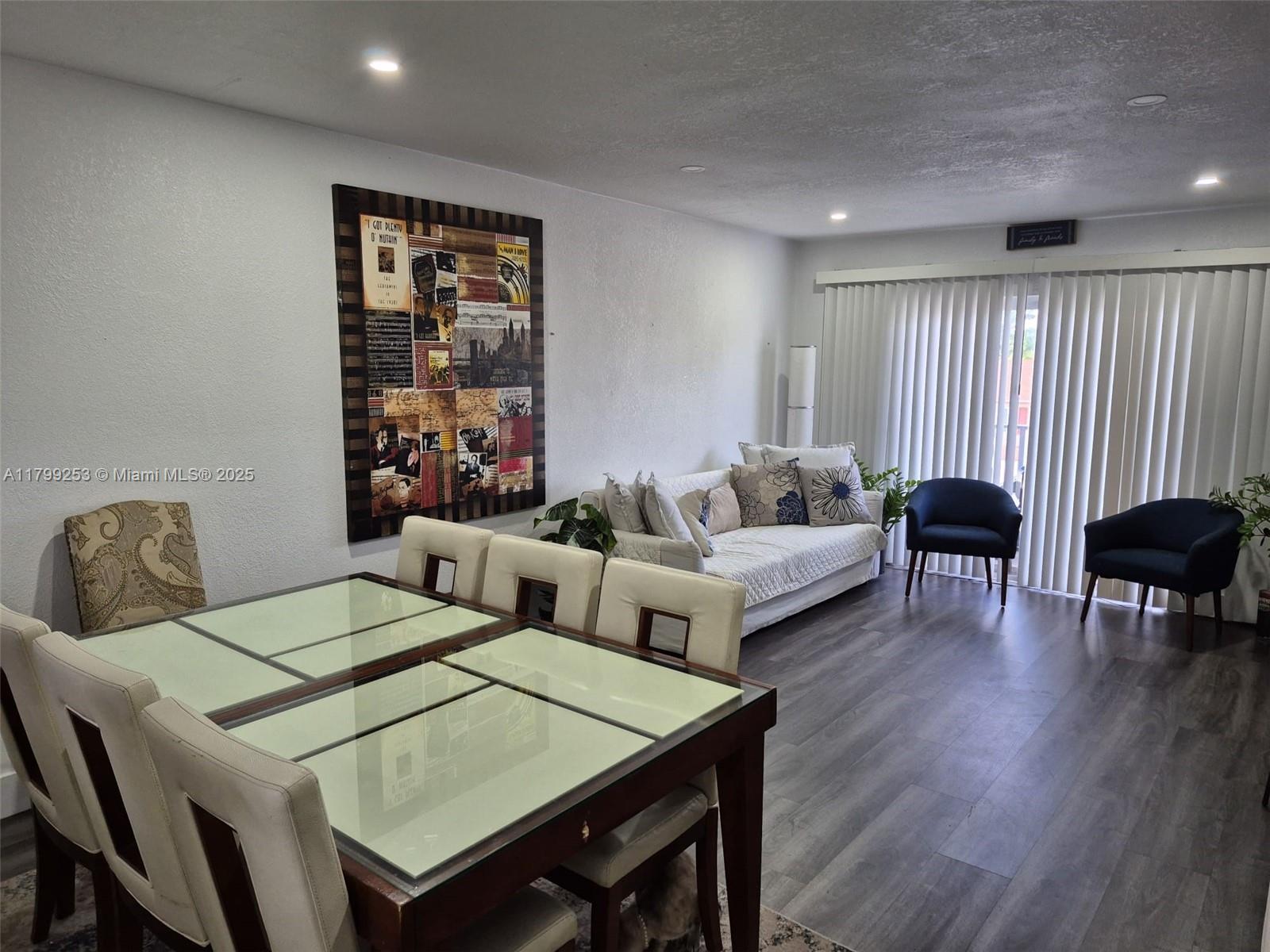 W & C CONDO - Residential