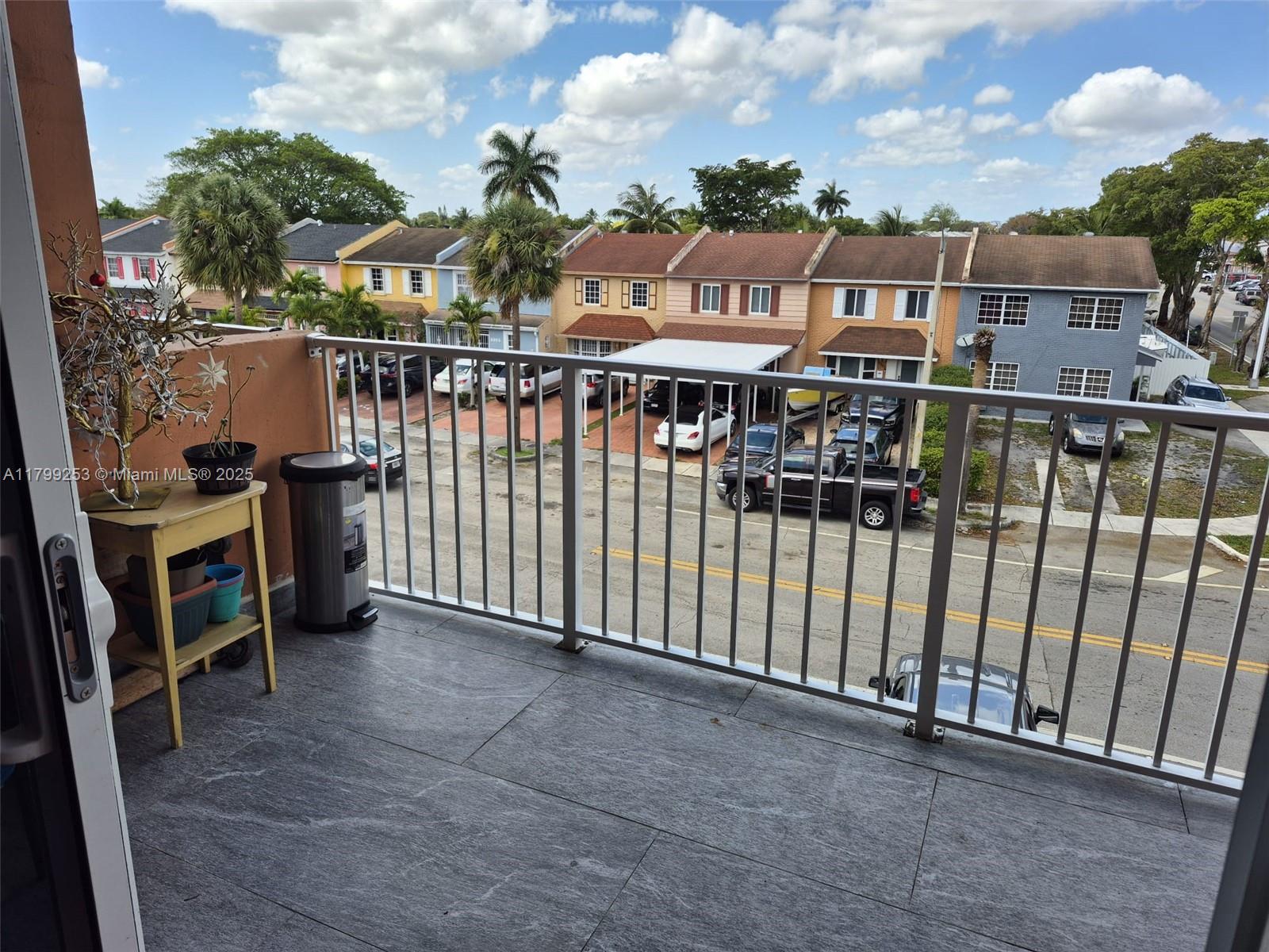 W & C CONDO - Residential