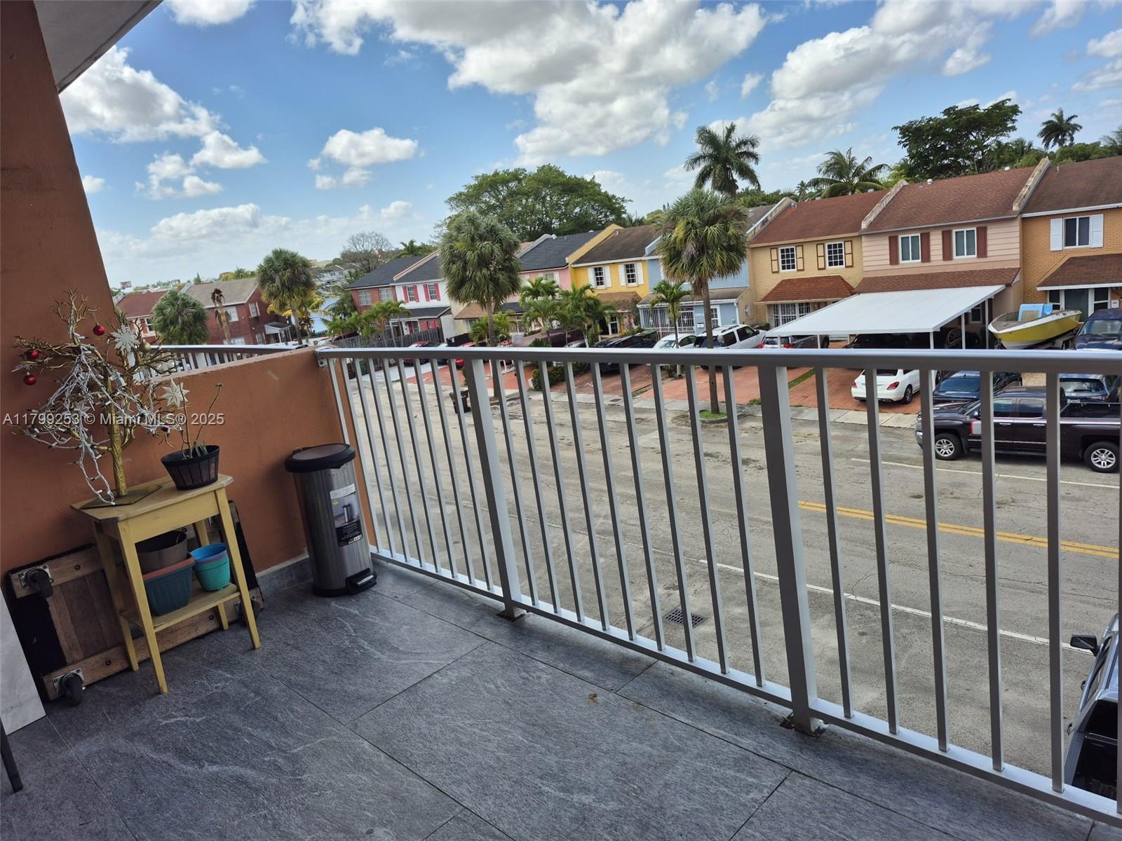 W & C CONDO - Residential