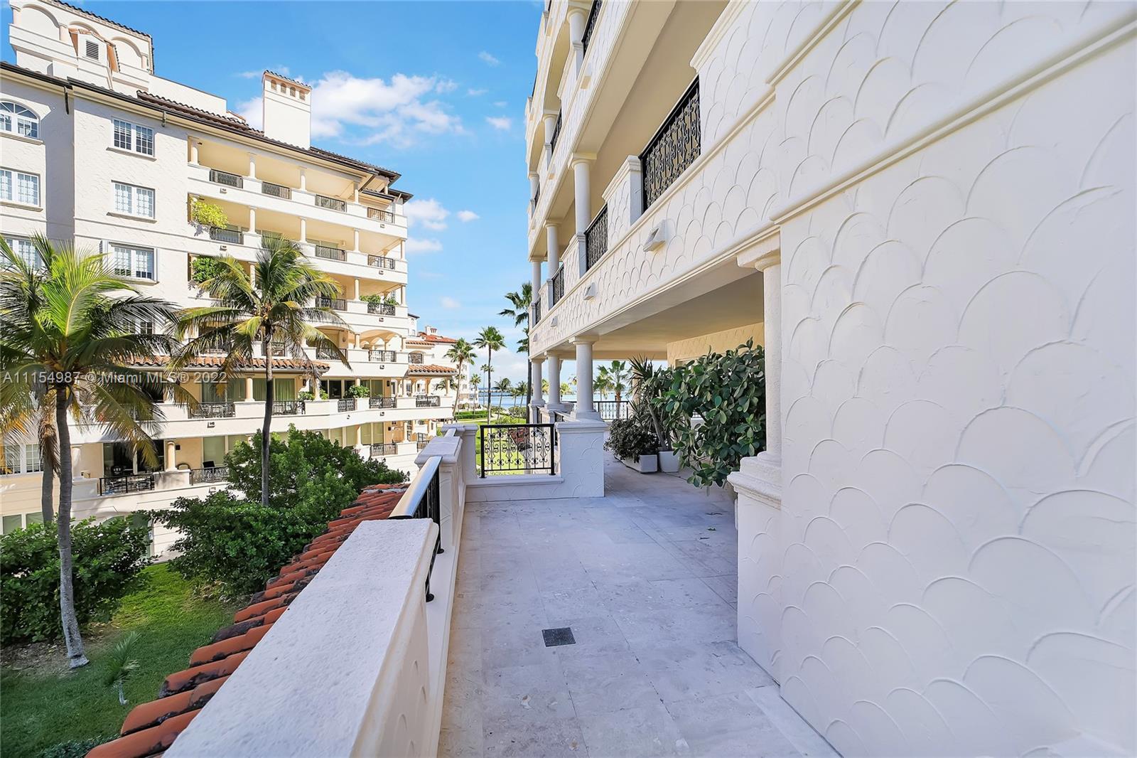 OCEANSIDE @ FISHER ISL CO - Residential