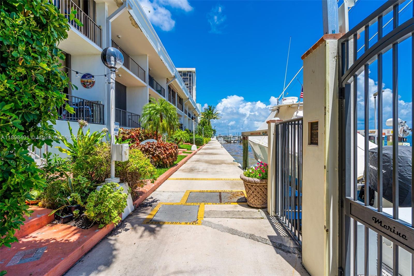 BRICKELL PLACE PHASE II C - Residential Lease