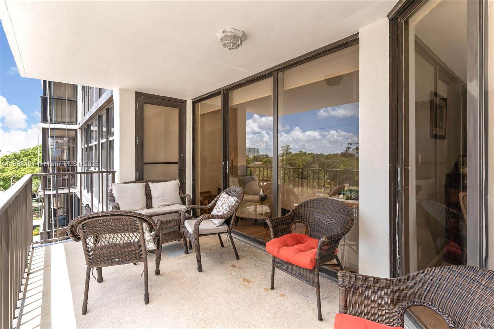 BRICKELL PLACE PHASE II C - Residential Lease