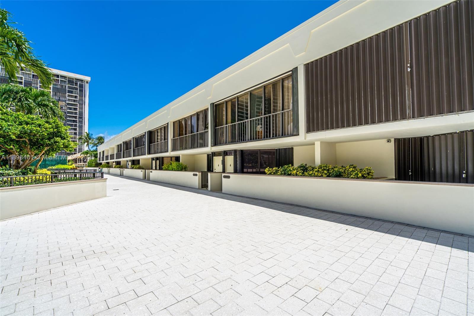 BRICKELL PLACE PHASE II C - Residential Lease